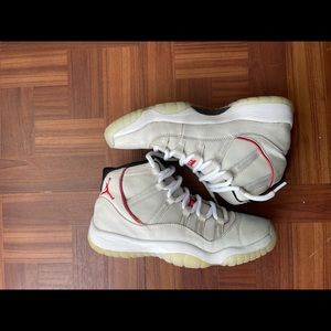 Jordan 11 platinum tint